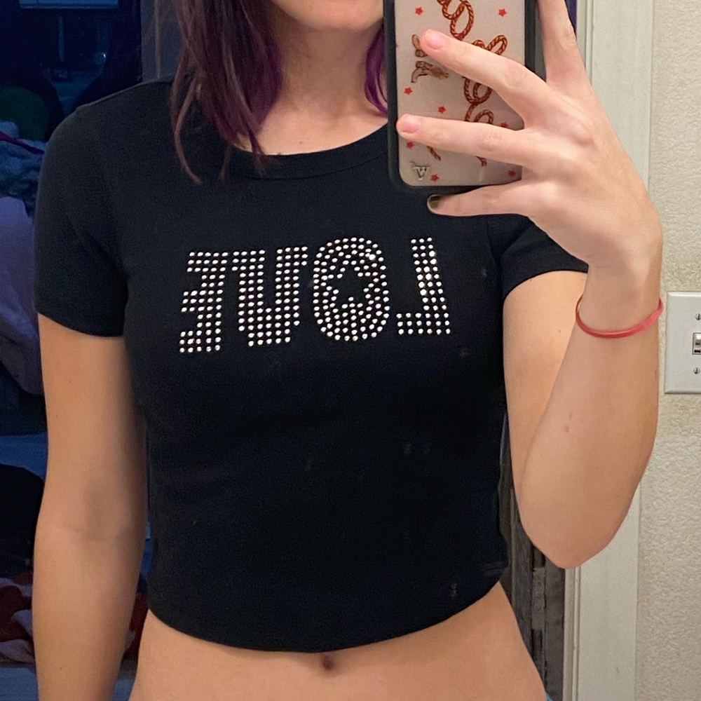y2k love crop top 🖤
